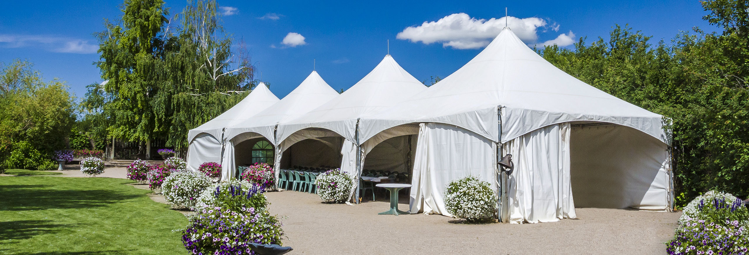 Tent rental Cedar Rapids for party, weddings, and planning services